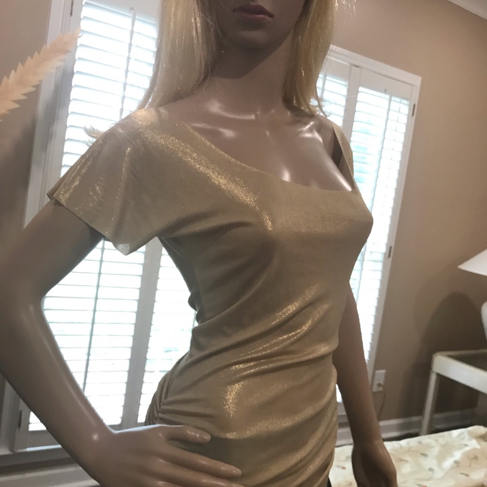 GORGEOUS, COMFY & ELEGANT TOP/ MINT CONDITION
